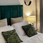Palazzina300 호텔 4*